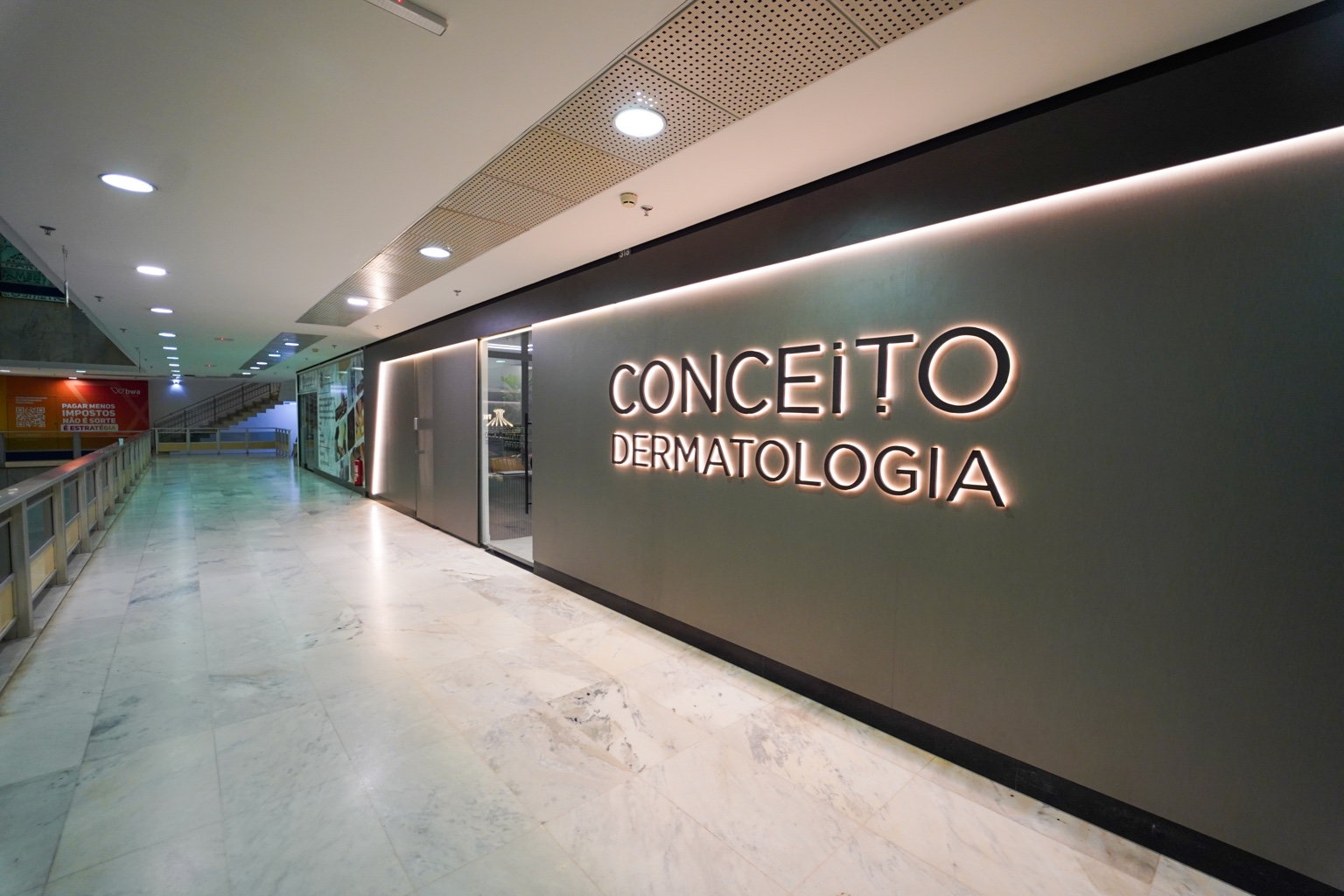 Entrada da Conceito Dermatologia no Venâncio Shopping